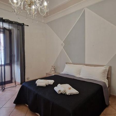 The Crazy House Apartment Catania Bagian luar foto