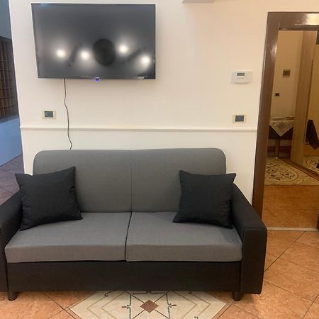 The Crazy House Apartment Catania Bagian luar foto