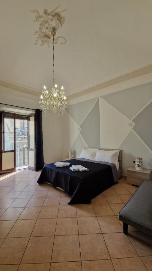 The Crazy House Apartment Catania Bagian luar foto