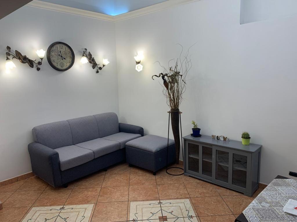 The Crazy House Apartment Catania Bagian luar foto
