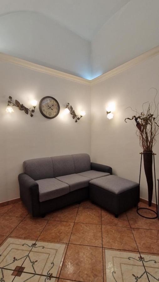 The Crazy House Apartment Catania Bagian luar foto